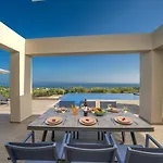 Shades Of Blue Villa *