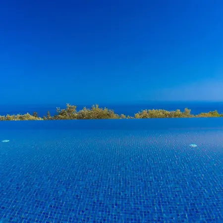 Shades Of Blue * Trapezaki (Kefalonia)